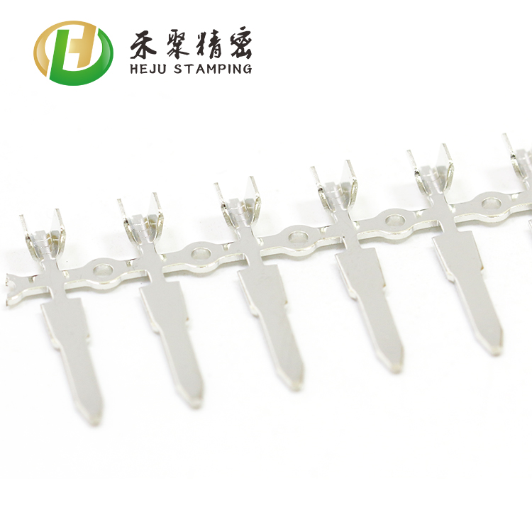 連接器端子、卡類端子、端子